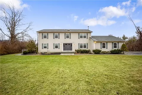 11 Hampshire Ct, Patterson, NY 12563