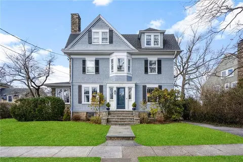 137 Corlies Ave, Pelham, NY 10803