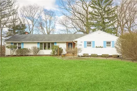 11 Rainbow Ct, Ramapo, NY 10977