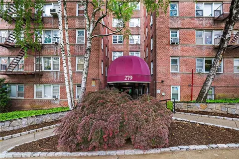 279 N Broadway #8D, Yonkers, NY 10701