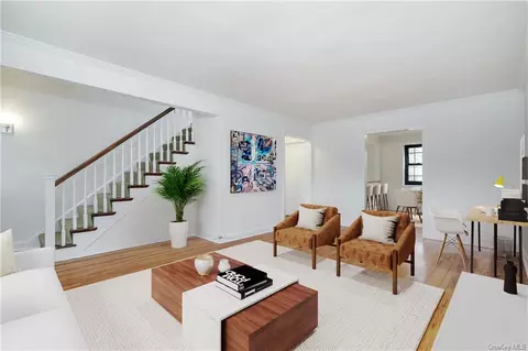 8 Manchester Rd #2R, Eastchester, NY 10709