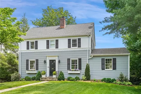 124 Siwanoy Blvd, Eastchester, NY 10709