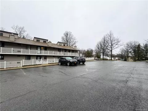39 Berwynn Rd #B5, Monroe, NY 10950