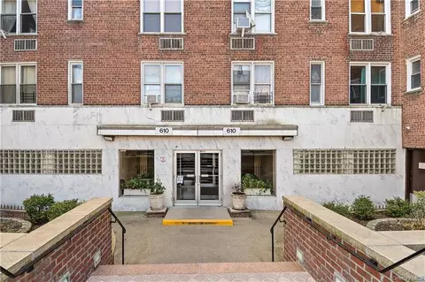 610 Waring Ave #6U, Bronx, NY 10467
