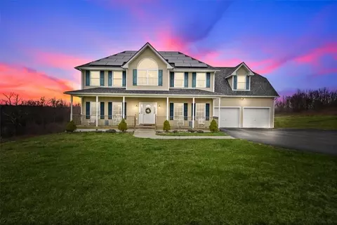 15 Trotter Ln, Rock Tavern, NY 12575