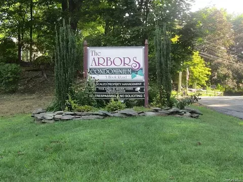 3 Hook Rd #42E, Poughkeepsie, NY 12601