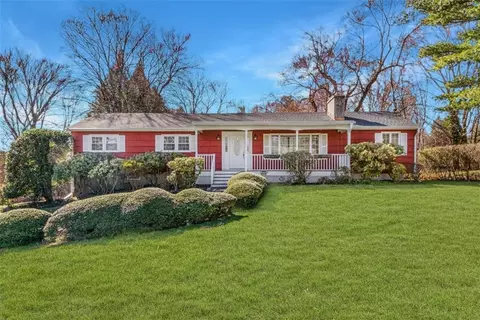 10 Baron De Hirsch Rd, Cortlandt, NY 10517