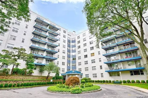 499 N Broadway #8H, White Plains, NY 10603