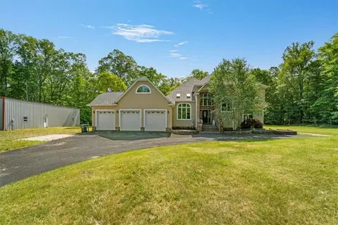 290 Toleman Rd, Washingtonville, NY 10992