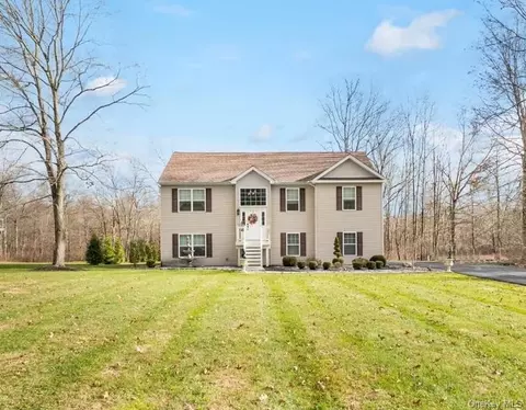 207 Kingsview Hwy, Wallkill, NY 12589
