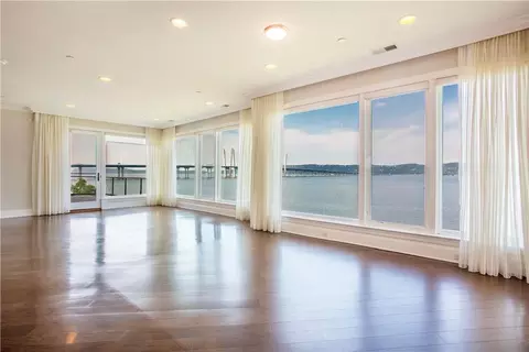 16 Rivers Edge Dr #500, Greenburgh, NY 10591