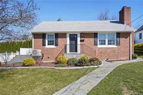 158 Jefferson Ave, Mount Pleasant, NY 10595