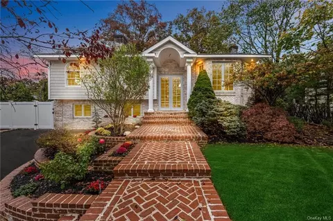 177 Tredwell Ave, Saint James, NY 11780