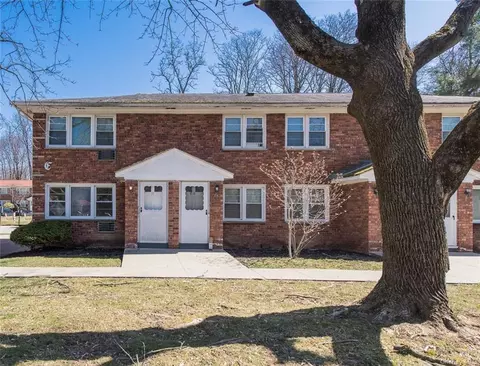 2710 South Rd #E12, Poughkeepsie, NY 12601