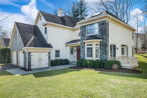 6 Easthaven Ln, White Plains, NY 10605