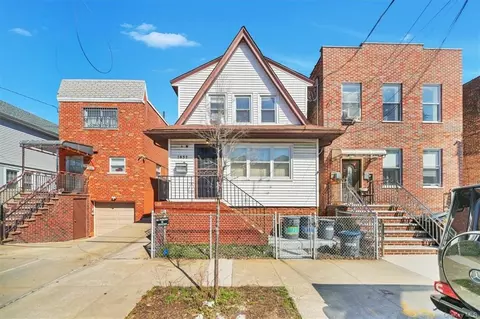 1852 Tomlinson Ave, Bronx, NY 10461