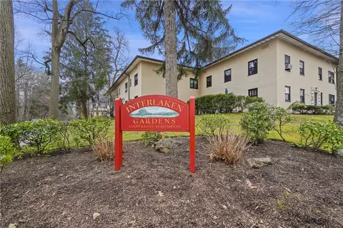 24 Whitehall Rd #3, Eastchester, NY 10709