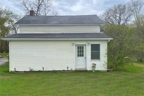 748 E Main St, Wallkill, NY 10940