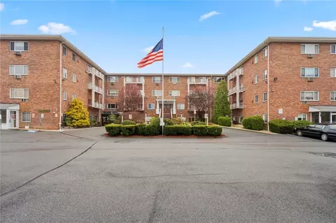 838 Pelhamdale Avenue Apt 2 I Ave #2  I, New Rochelle, NY 10801