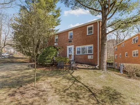 107 Charter Cir #107, Ossining, NY 10562