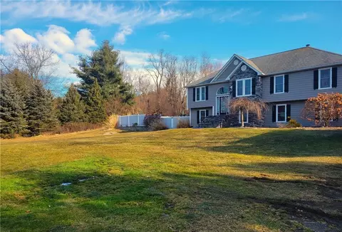 61 Tompkins Rd, Union Vale, NY 12585