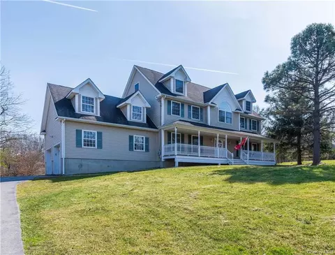334 Beattie Rd, Rock Tavern, NY 12575
