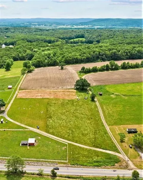 696 St Hwy 284, Minisink, NY 10998
