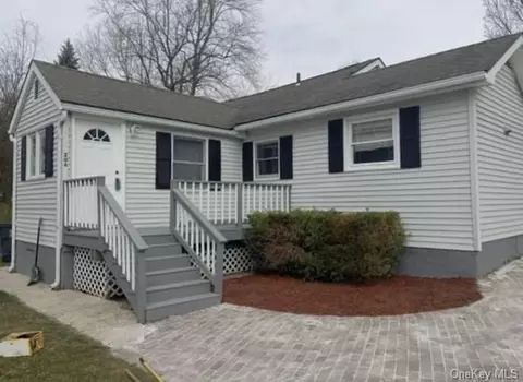 206 Skyline Dr, Highland Mills, NY 10930