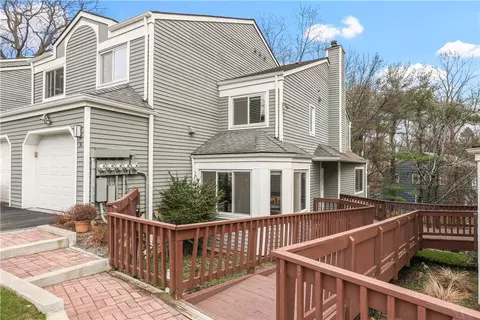 30 Top Of The Rdg #C3, Mamaroneck, NY 10543