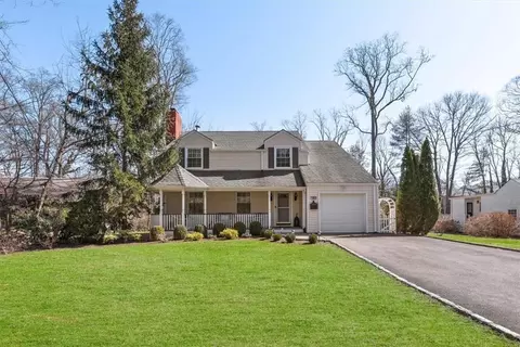 4 Livingston Rd, Scarsdale, NY 10583