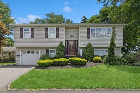 45 S Conger Ave, Clarkstown, NY 10920