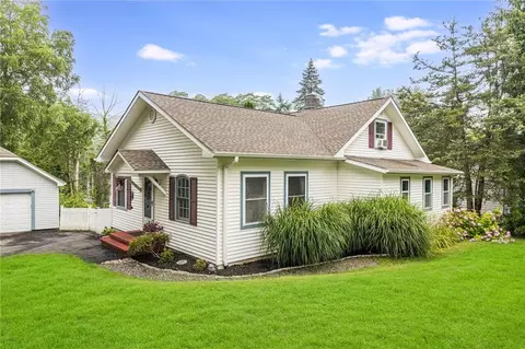 6 Harmony Hill Rd, Pawling, NY 12564