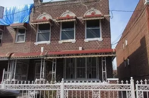 2715 Cruger Ave, New York, NY 10467