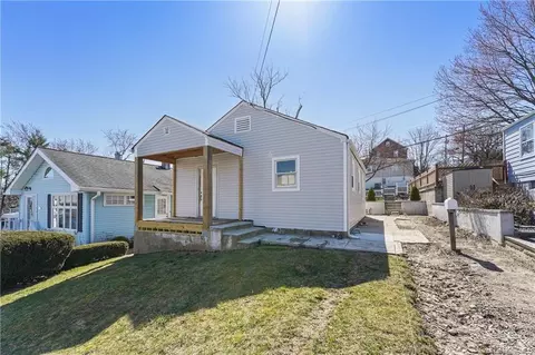 5 Floral Ln, Yonkers, NY 10703