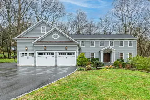 95 Valley Ln, New Castle, NY 10514