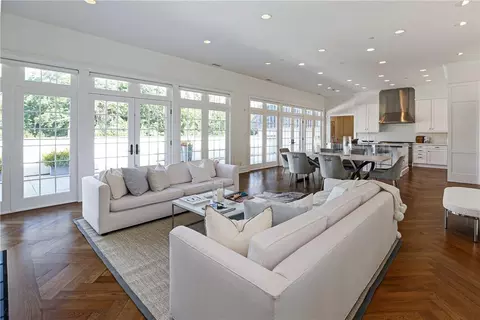 2 Weaver St #11, Scarsdale, NY 10583