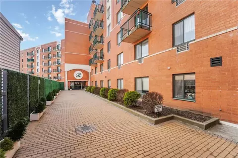 123 Mamaroneck Ave #221, Mamaroneck, NY 10543