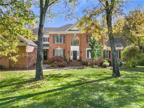 97 Creekside Rd, East Fishkill, NY 12533