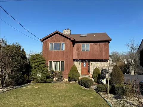 65 Crane Ave, White Plains, NY 10603