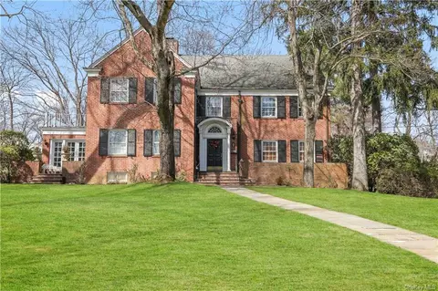 8 Anchor Dr, Rye, NY 10580