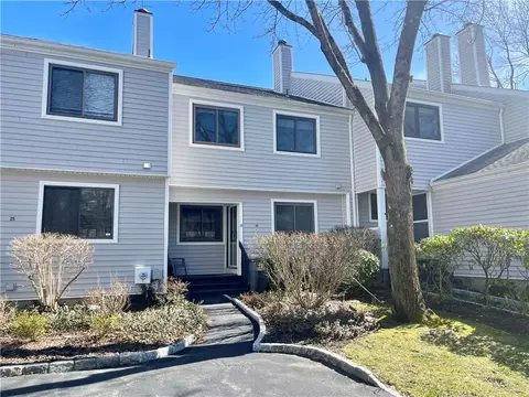 26 Ledgewood Cmns, New Castle, NY 10546