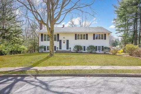 126 Autumn Dr, Orangetown, NY 10983