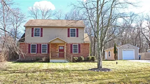 9 Sunset Trl, Shawangunk, NY 12566