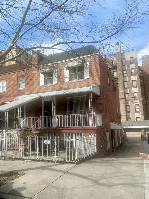 1973 Ellis Ave, New York, NY 10472
