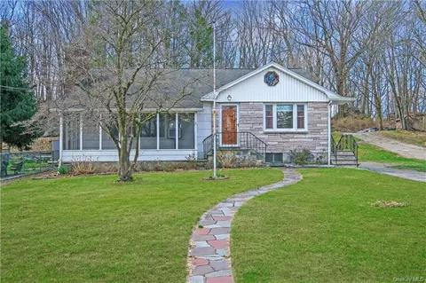240 Bleakley Ave, Cortlandt, NY 10511