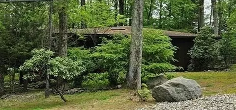 12 Charnwood Dr, Ramapo, NY 10901