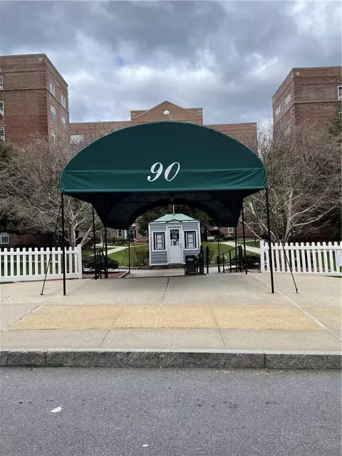 90 Bryant Ave #F4-D, White Plains, NY 10605