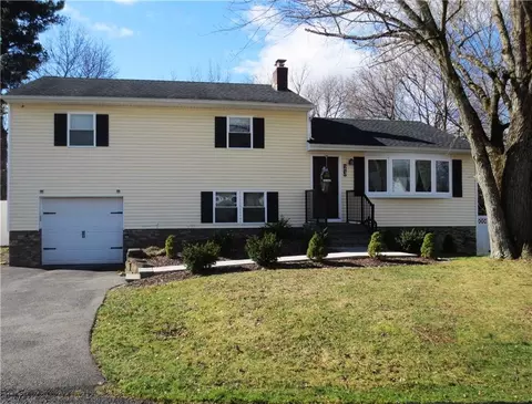 23 Orchard Dr, Wappinger, NY 12590