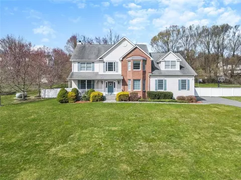 73 Duke Dr, Carmel, NY 10512