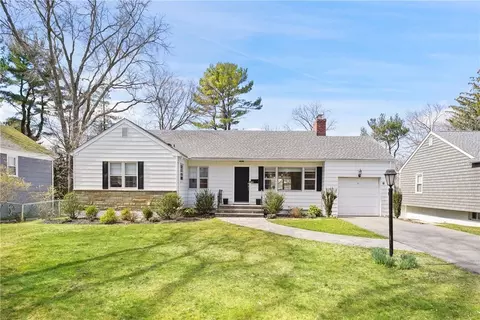 65 Top O The Ridge Dr, Scarsdale, NY 10583